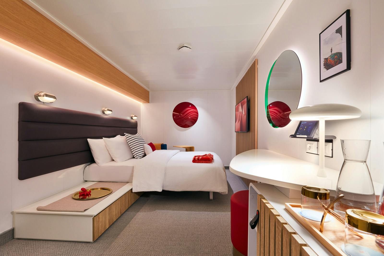 Insider interior cabin aboard the Valiant Lady
